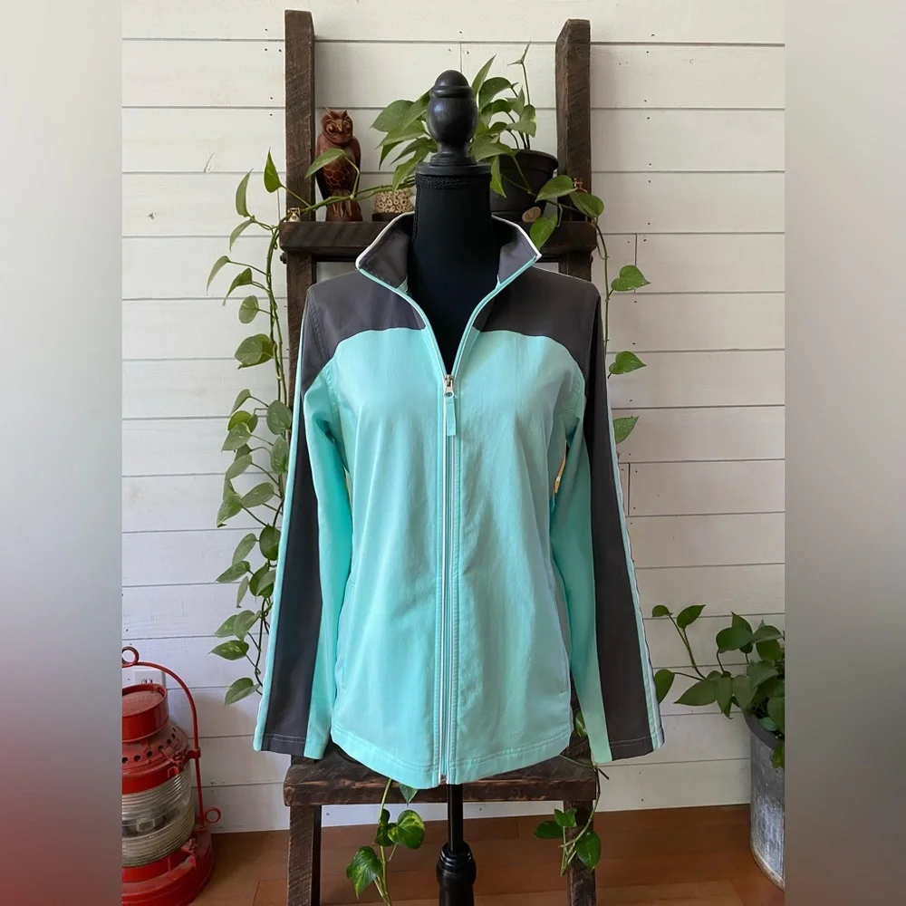 Made for Life: Sporty Mint Green and Gray Ski Jacket with Performance Material